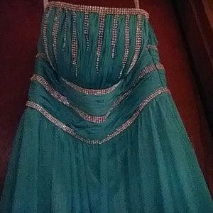Beautiful Strapless Prom Dress size 6